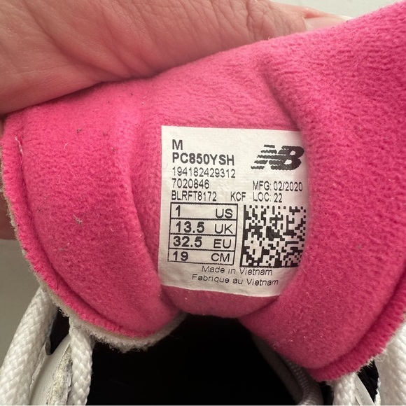 New Balance 850 Retro Colorblock Sneakers‎ Kids Athletic Running Shoes - Picture 6 of 7